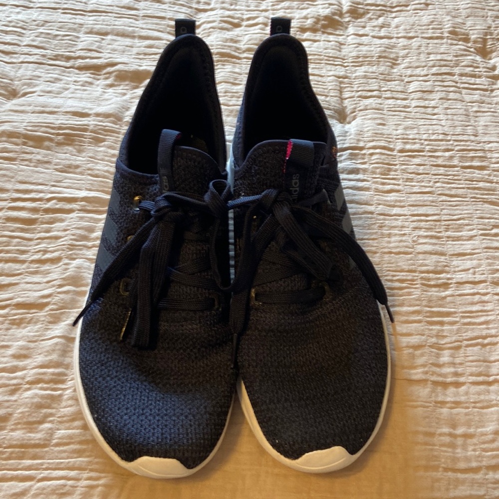 Women’s cloud foam adidas size 9.5